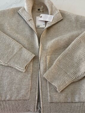 Women’s Zip-Front Ribbed Sweater in Light Beige